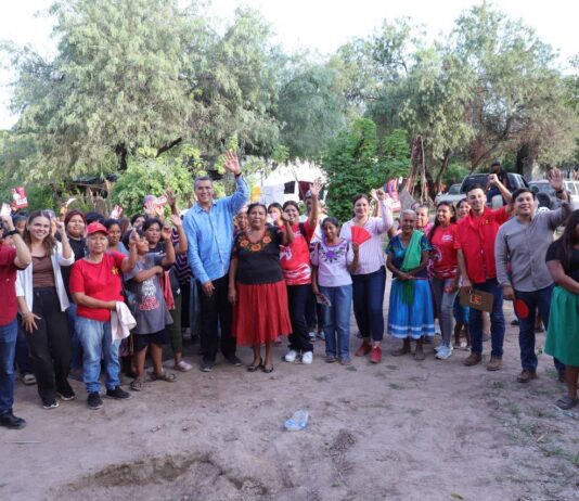 Ramón Flores acerca apoyos alimentarios a comunidades del territorio yaqui