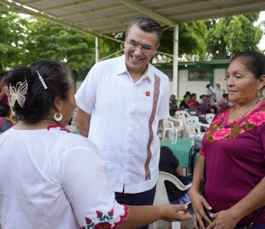 Ramón Flores refrenda respaldo a las mujeres indígenas durante conmemoración en Vícam