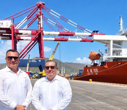 Canaco celebra incorporación de nuvas grúas al Puerto
