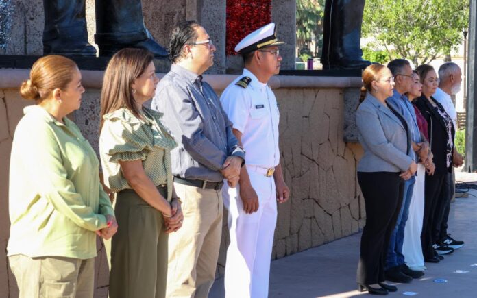 Conmemora Ayuntamiento CXLIX aniversario del natalicio de Plutarco Elías Calles; con una guardia de honor y la colocación de una ofrenda floral al pie del monumento dedicado a este ilustre personaje guaymense.