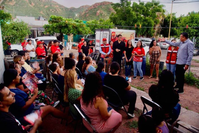 Ramón Flores mantiene cercanía con las colonias de Guaymas; el diputado federal escuchó directamente sus inquietudes, necesidades y propuestas.