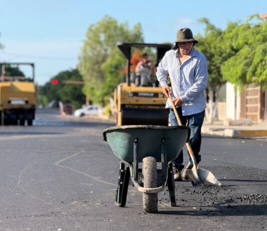 Mejoran condiciones de la calle Teresita Guevara con recarpeteo en dos importantes tramos