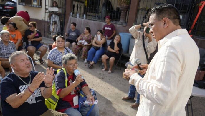 Ramón Flores fortalece diálogo con vecinas y vecinos de Punta Arena, con el propósito de mantener un diálogo directo con las comunidades y conocer de primera mano sus necesidades.