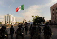 Gobierno de Sonora inicia el mes patrio con honores a la Bandera