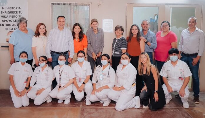 Apoyan Toño Astiazarán y Patty Ruibal a Casa Hogar con paneles solares y eficiencia energética; se apoya con Peso Solar a Hogares Sor María de Jesús Sacramentado que brinda atención integral a 30 adultos mayores.