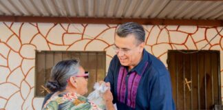 Ramón Flores visita San José de Guaymas
