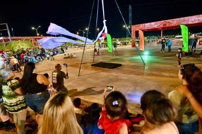 Promueve Gobierno de Hermosillo integración familiar con Parque al Arte en el Cárcamo H Cerro Colorado; el Ayuntamiento de Hermosillo realizó actividades de danza aérea y folclórica en el recinto inaugurado por el presidente Toño Astiazarán, fomentando la convivencia familiar y el uso de espacios públicos.