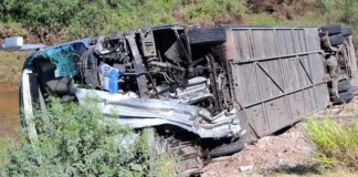 Trasladan a sus lugares de origen a fallecidos del camionazo