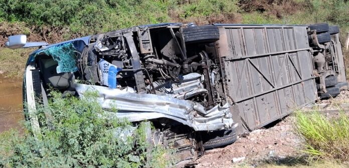 Trasladan a sus lugares de origen a fallecidos del camionazo; el chofer de la unidad era de Tamaulipas y el otro hombre que también perdió la vida, de oficio militar, era de Veracruz.