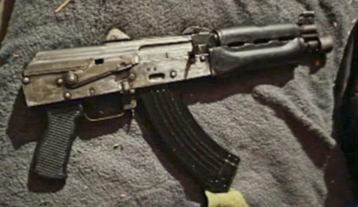 Esclarecen doble crimen en Fuente de Piedra; uno de los detenidos tenía en su poder un fusil relacionado con el ataque al CUM y en otro homicidio.