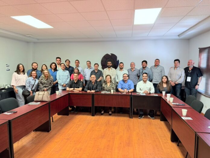 Presenta Gobierno de Hermosillo avances en mejora regulatoria ante CANACINTRA; se busca fortalecer el diálogo con el sector empresarial y dar a conocer las alternativas disponibles para facilitar el cumplimiento de los reglamentos municipales.