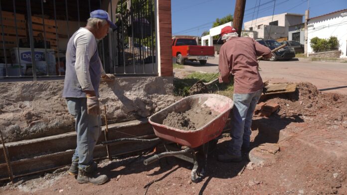 Avanza al 50 por ciento construcción de Sendero de Paz en la colonia Miguel Hidalgo; lo que brindará mayor seguridad y movilidad a las familias del sector.