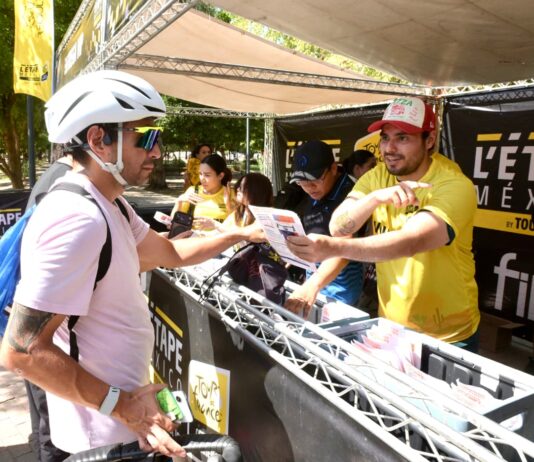 Comienza a sentirse la fiesta del Tour de France con entrega de kits a ciclistas en Parque Madero