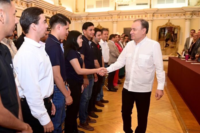 Con estrategia de Durazo crece empleo formal en Sonora; Hermosillo concentra el 61.7% de los nuevos puestos; la capital Hermosillo registró un incremento de 3 mil 282 empleos formales, equivalente a un crecimiento mensual del 1.2 por ciento.