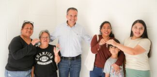 Beneficia Toño Astiazarán a familias de El Ranchito con cuartos adicionales en su vivienda