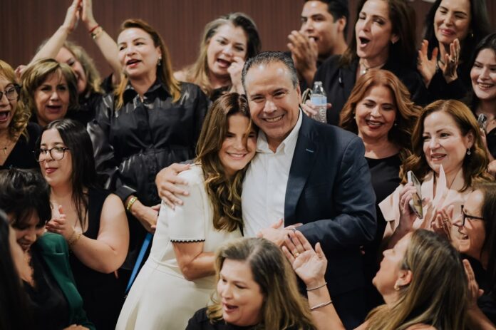 “Cuidar nos une”: presenta Patty Ruibal cinco años de historias y resultados en el DIF Hermosillo; cinco años de transformar historias, acompañar sueños y fortalecer familias. Porque cuidar nos une.
