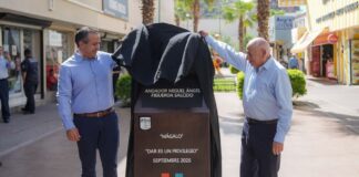 ‘Dar es un privilegio’: Devela Toño Astiazarán placa conmemorativa en honor a Mágalo Figueroa