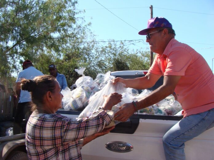 DIF lleva apoyos a comunidades yaquis afectadas por el huracán Polo, por instrucciones de la presidenta municipal doctora Karla Córdova González.