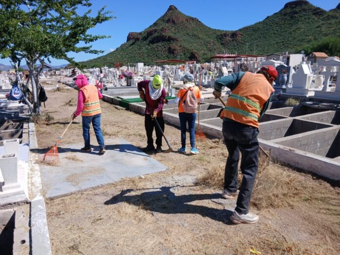 Avanza Ayuntamiento con limpieza de panteones; con el fin de ofrecer espacios limpios y seguros durante la celebración del Día de Muertos.