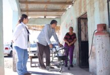 Ramón Flores entrega apoyos de material ortopédico en Pótam y Vícam