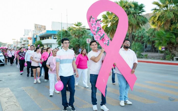 Realiza Ayuntamiento la actividad “Caminemos juntas contra el cáncer de mama”; con la participación del sector educativo, asociaciones, instituciones de salud y comunidad.