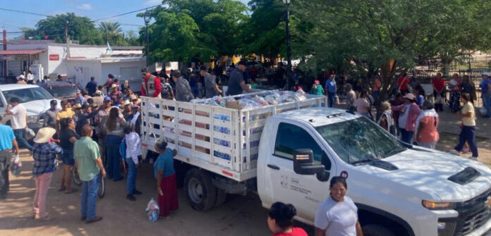 Gobierno de Sonora brinda apoyo a familias afectadas por el huracán Polo; se entregan de despensas, agua, cobijas, láminas, ropa y artículos de limpieza e higiene a las familias afectadas.